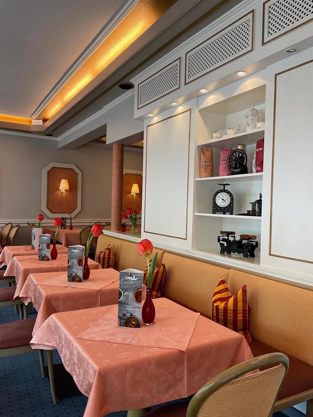 Cafe Baeckerei Alcana Mirco Muench